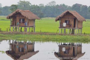 Leben und die Wirtschaft auf Majuli: Bambushütten